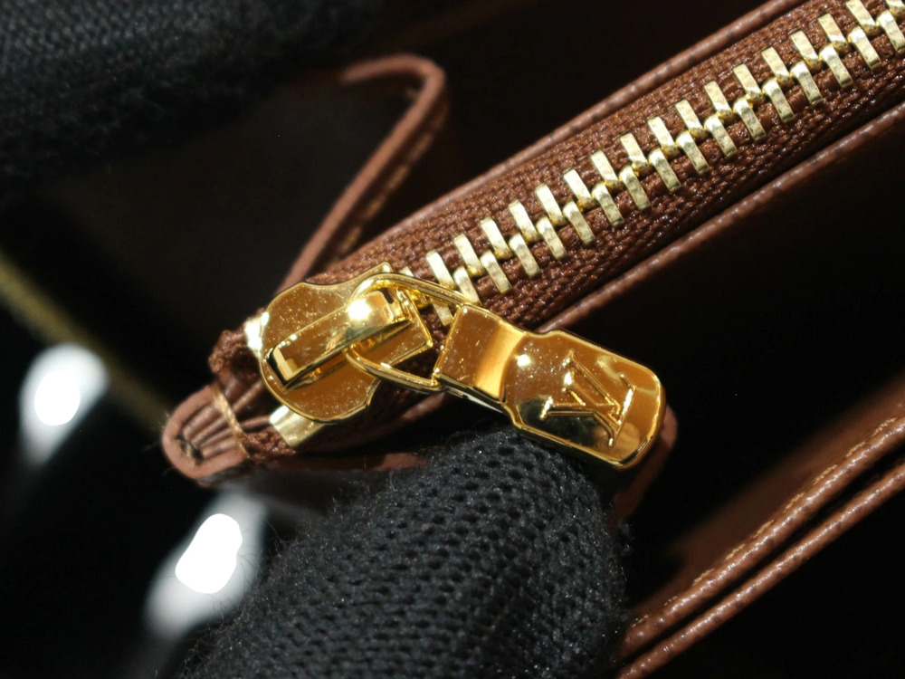 LOUIS VUITTON Zippy Wallet Long Round Zipper Monogram Brown